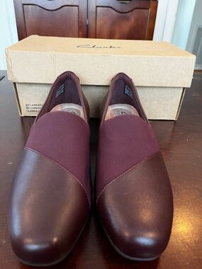 Clarks Juliet Gem Burgundy Leather Ladies Slip Shoe On Size 8